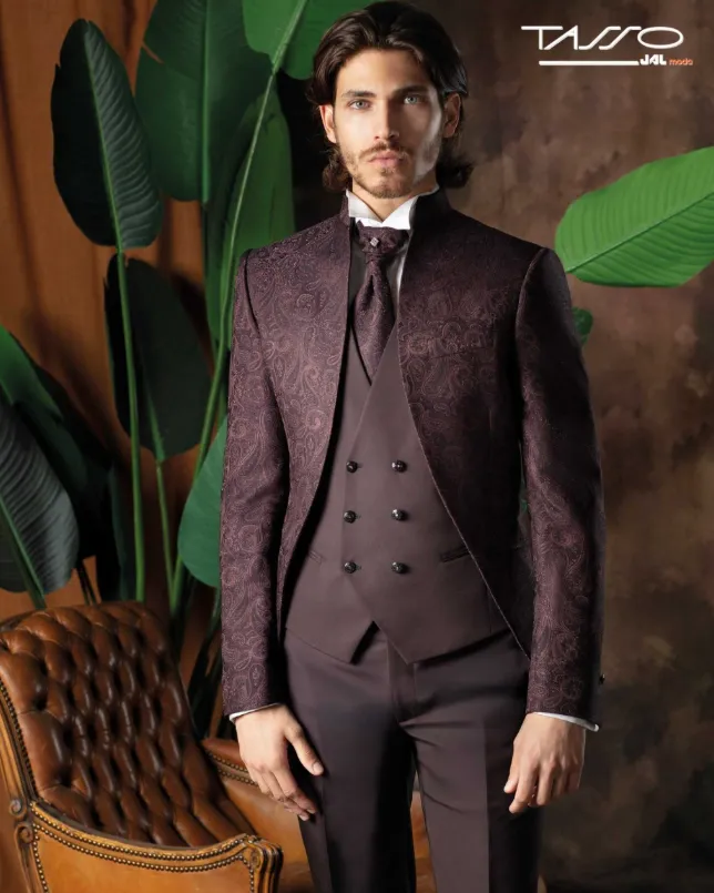 Nuvi Vestits – Tasso Nuvis