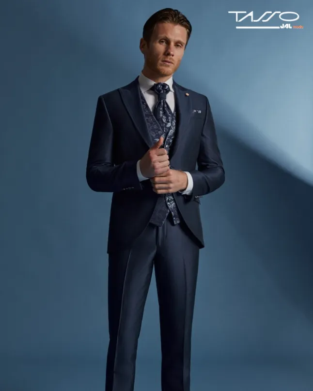 Nuvi Vestits – Tasso Nuvis