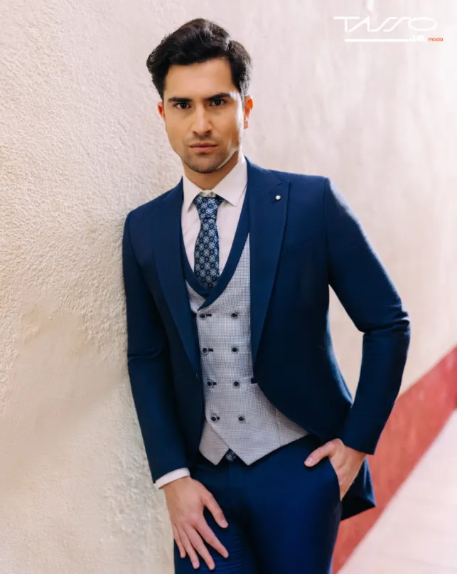 Nuvi Vestits – Tasso Nuvis