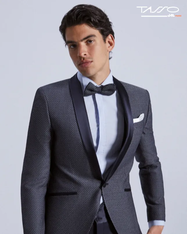 Nuvi Vestits – Tasso Nuvis