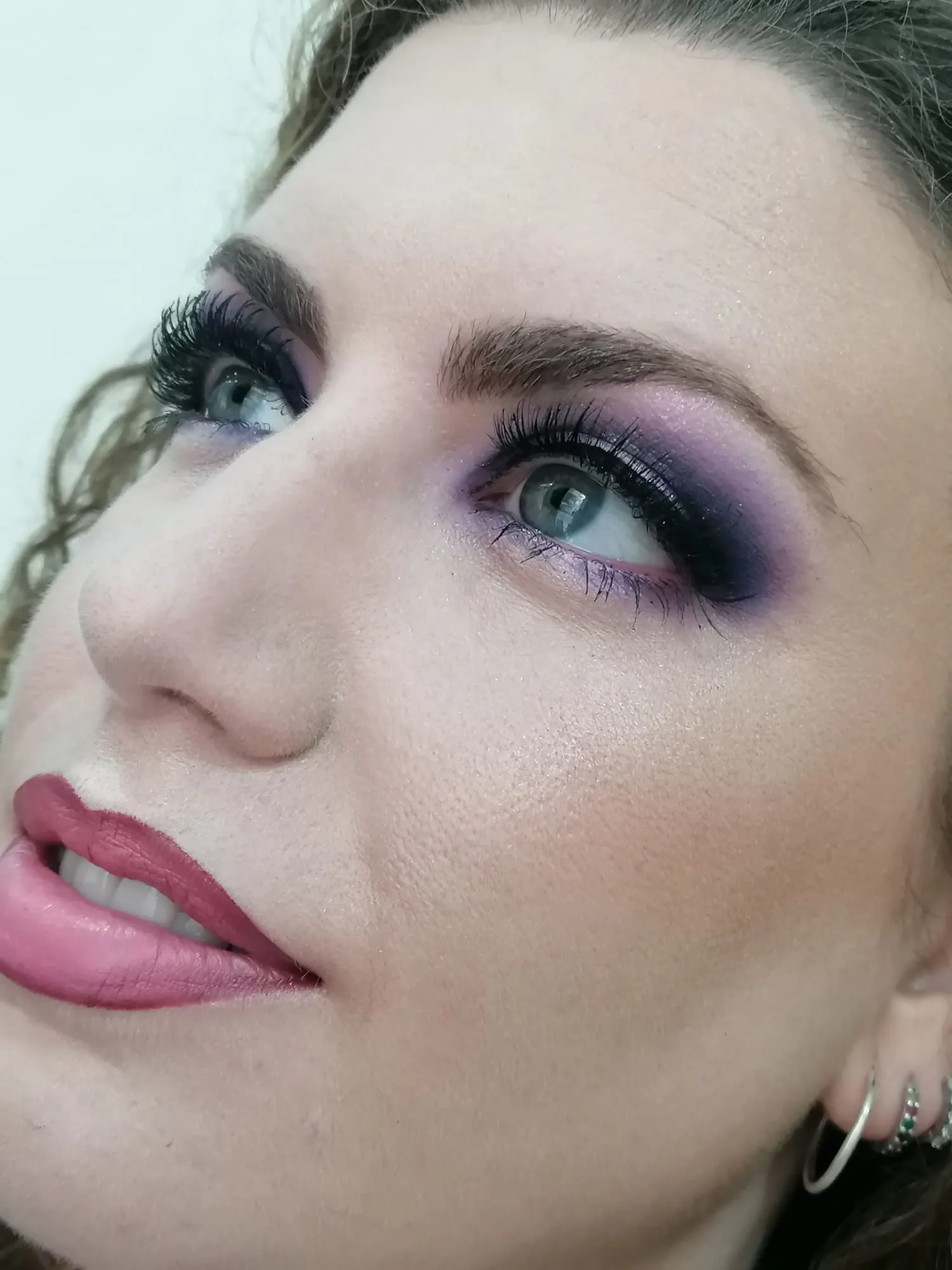 Núvia Perruqueria Maquillatge – Dermis Koru