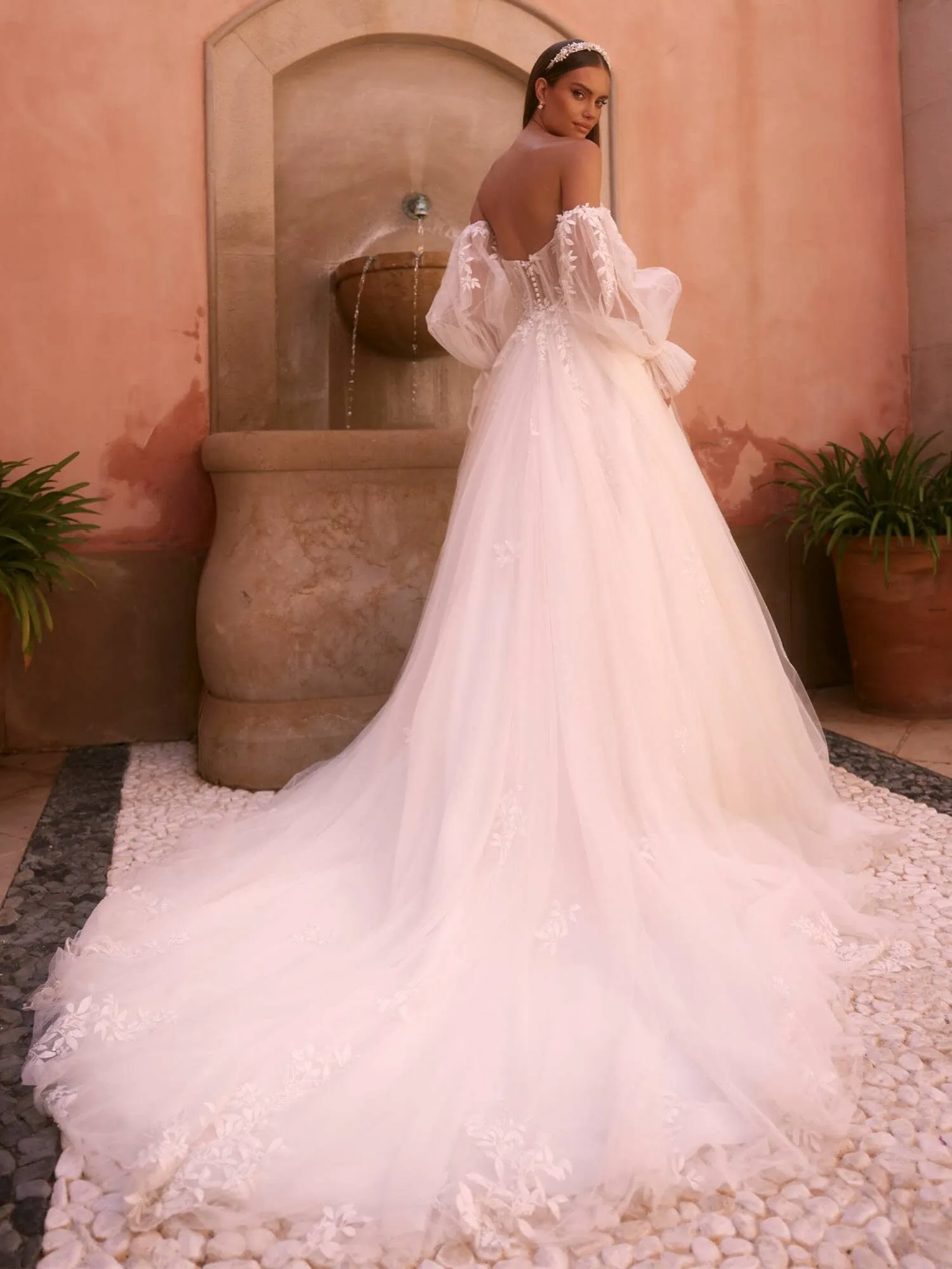 Núvia Vestits – Núvies Àngela