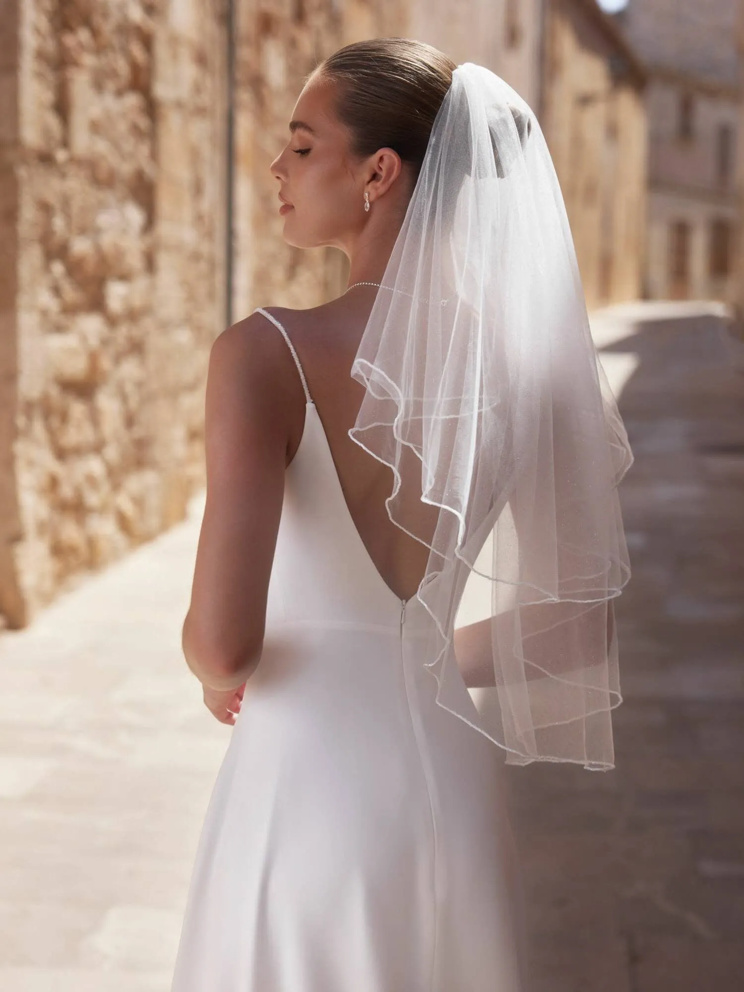 Núvia Vestits – Núvies Àngela