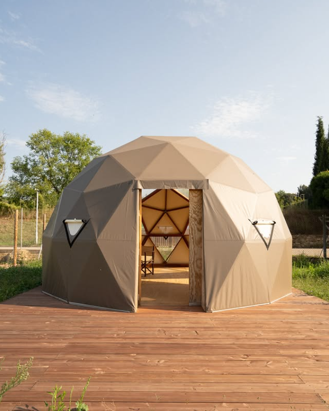 Planifica i decoració-carpes i mobiliari Cúpules Esfèric