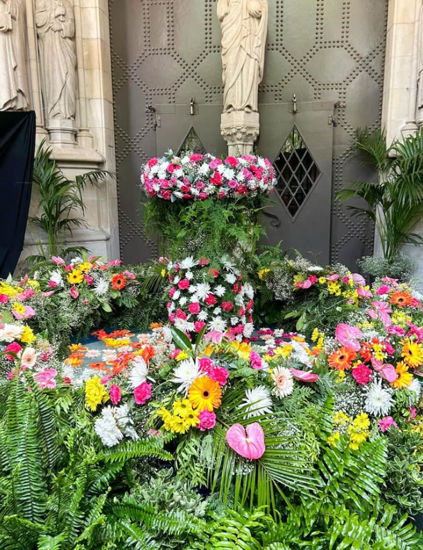 Decoració floral per a bodes amb valors i estil