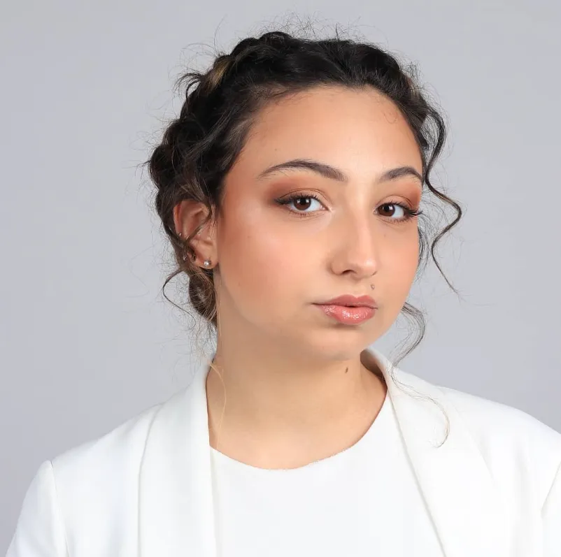 Núvia Bellesa – Fiona Cerón