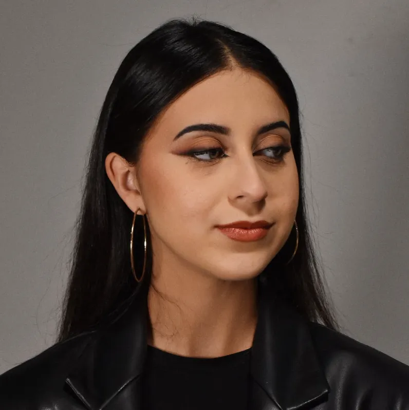 Núvia Bellesa – Fiona Cerón