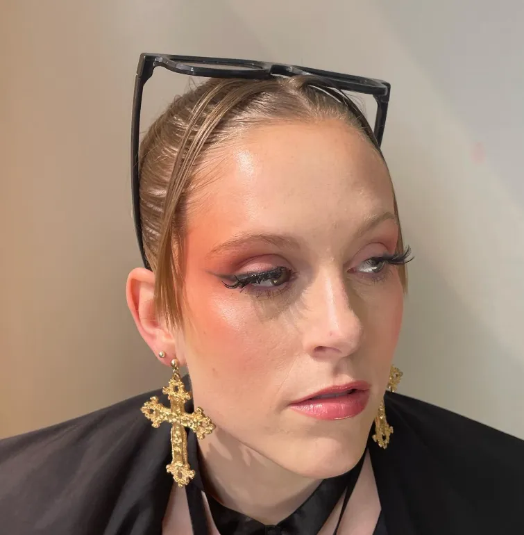 Núvia Bellesa – Fiona Cerón