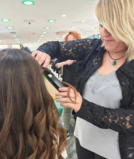 Nùvia Bellesa – Oktober Perruquers