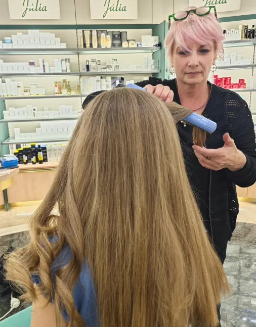 Nùvia Bellesa – Oktober Perruquers