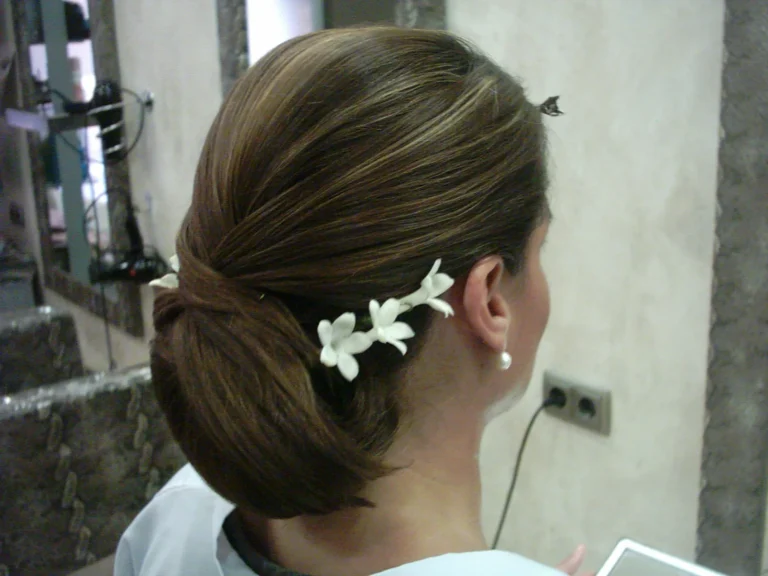 Oktober Perruquers- Bellesa