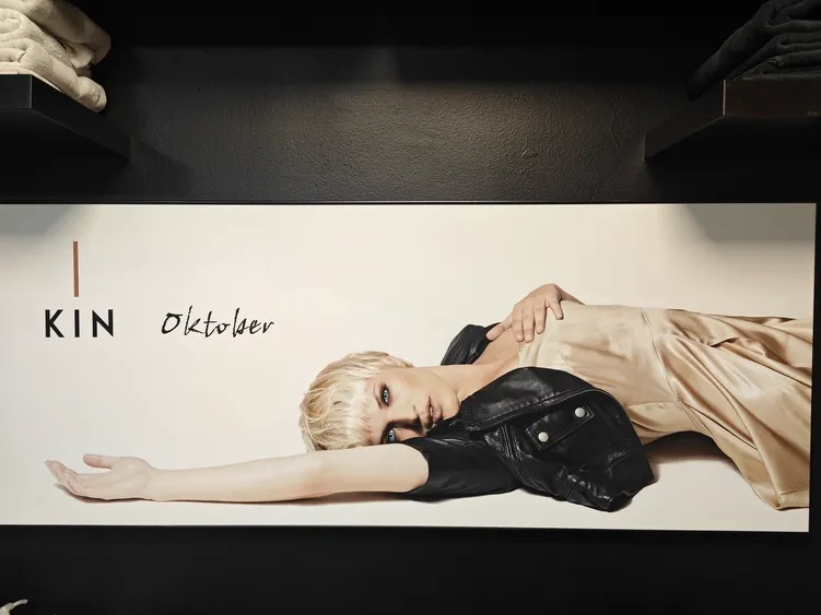 Oktober Perruquers- Bellesa