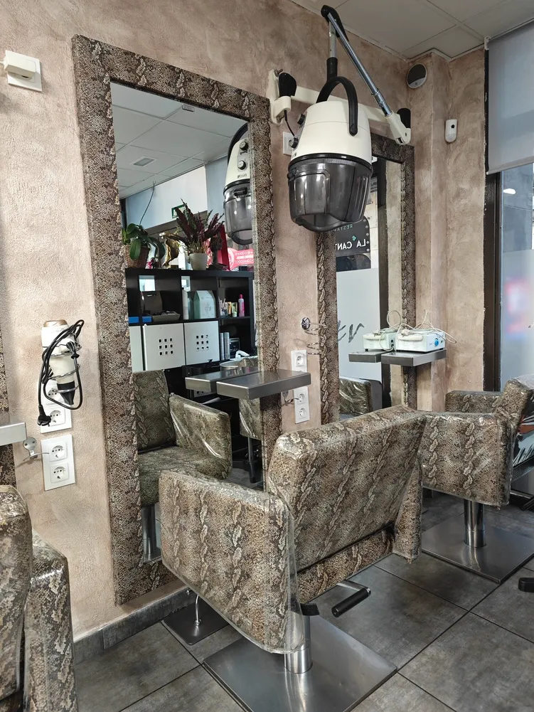 Oktober Perruquers- Bellesa