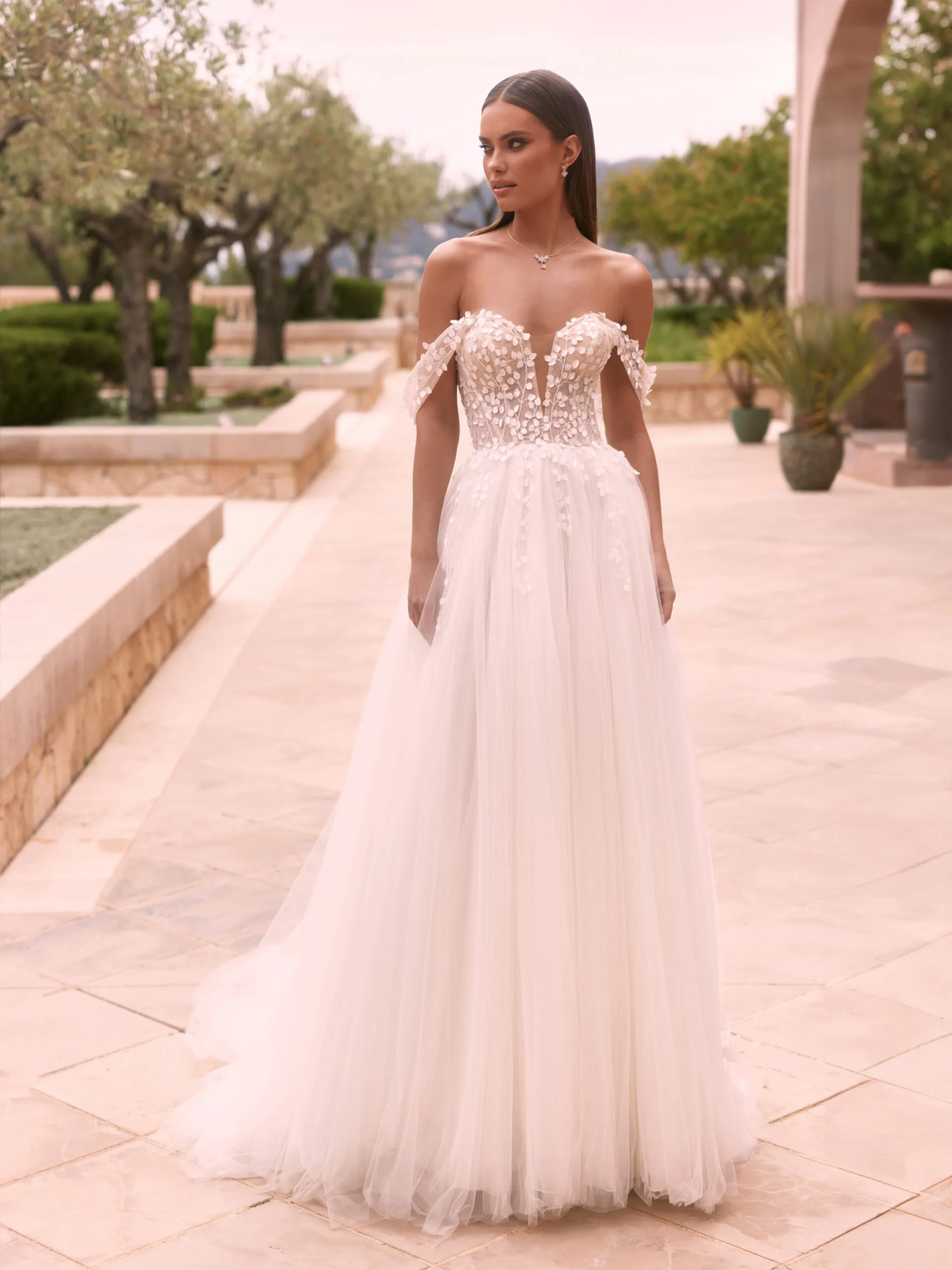 Núvia Vestits de Núvia – Novias Janna Atelier