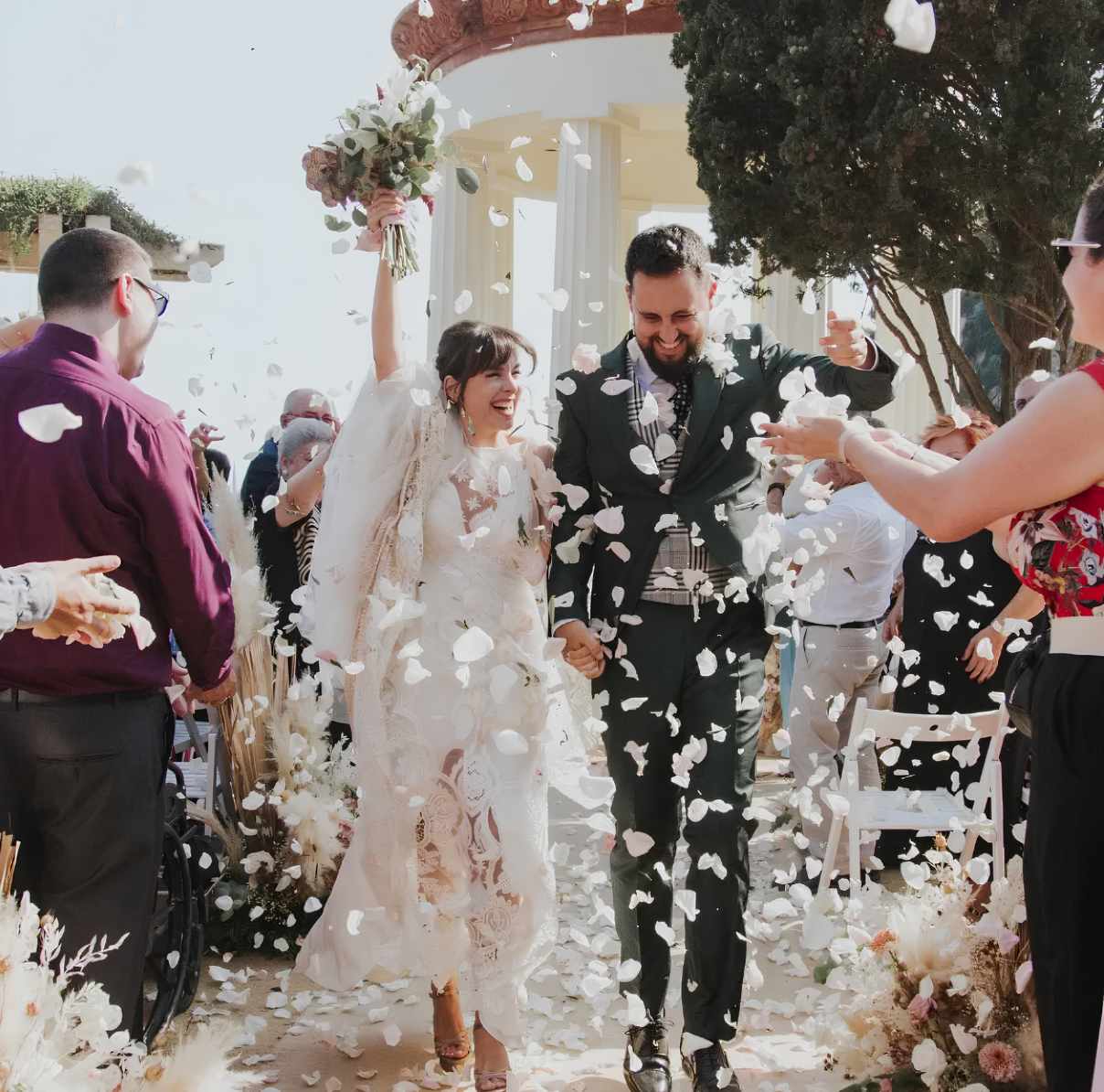 M Boda Íntima nuvis petals